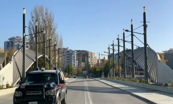 Pak para se ta lëshojë në qarkullim, qeveria Kurti ndanë 10 mijë euro për testimin e urës së Ibrit