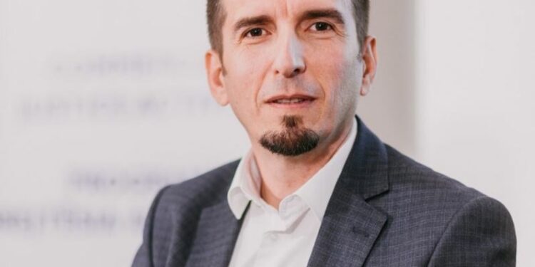 Yll Zekaj vazhdon angazhimin si konsulent juridik i AGK-së
