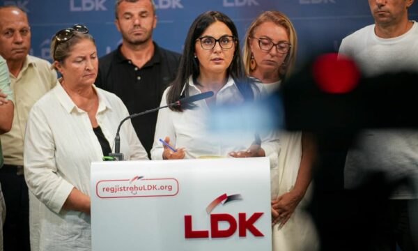 Lushaku Sadriu: Nxënësit nuk do t’i kenë librat më 1 shtator në banka