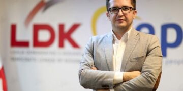 Mustafa: Injorojeni propagandën, qëndrimi i LDK’së është që ura duhet të hapet – bindini ushtarët e NATO’s