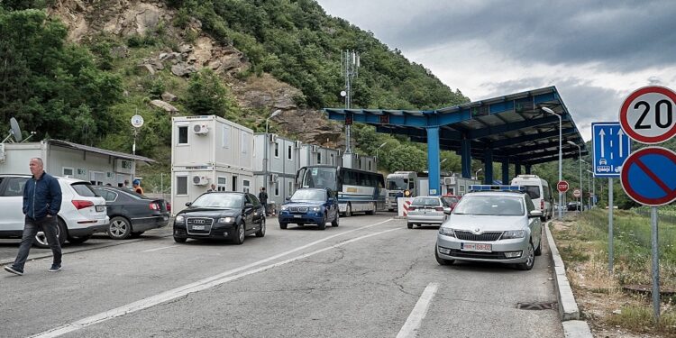 Gjysmë ore për të hyrë nga “Dheu i Bardhë”