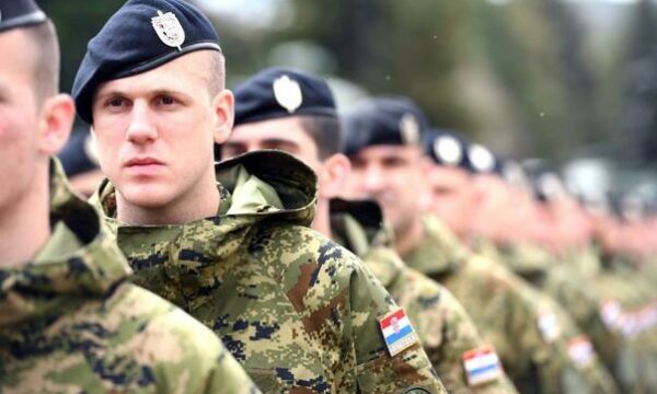 Kroacia do të prezantojë shërbimin e detyrueshëm ushtarak nga 1 janari