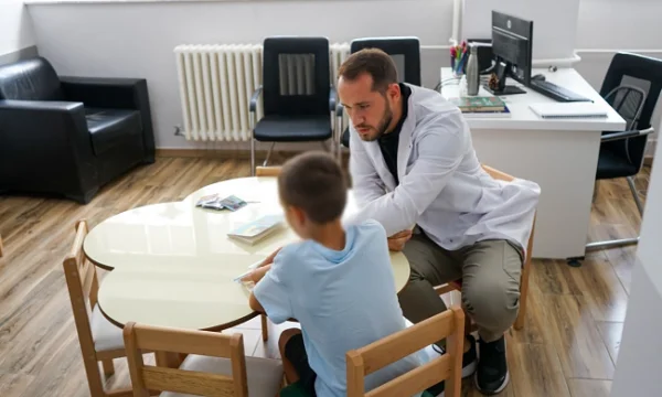 Katër logopedë kujdesen për dhjetëra fëmijë me probleme në të folur në QKUK