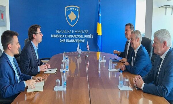 Murati takon Hargreaves, diskutojnë për thellimin e raporteve Kosovë-Britani e Madhe