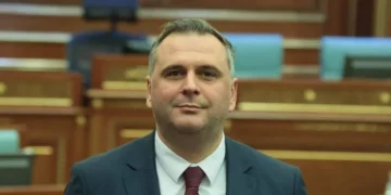 Bajqinovci ironizon me Haradinajn: E keni ndjekur Radoiçiqin me shumë vëmendje madje