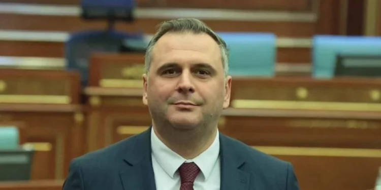 Bajqinovci ironizon me Haradinajn: E keni ndjekur Radoiçiqin me shumë vëmendje madje