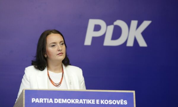 Musmurati e PDK’së: Edhe sivjet, Qeveria Kurti po i lë nxënësit pa libra në fillim të vitit shkollor