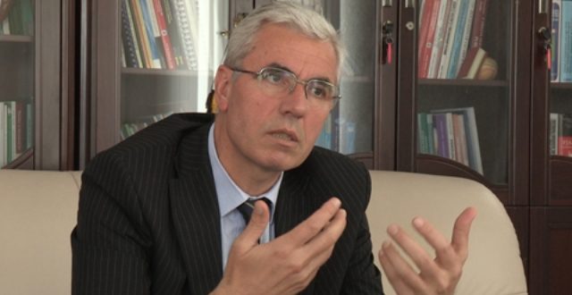 I akuzoi Thaçin e Veselin për rastin Dehari, Sami Kurteshi ftohet nga Prokuroria Speciale për marrje në pyetje