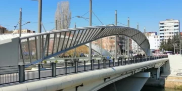 Serbët paralajmërojnë protestë në veri kundër hapjes së Urës së Ibrit