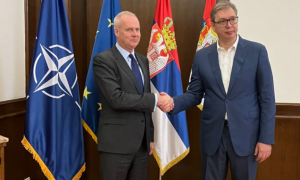 Zyrtari i NATO’s takon Vuçiqin, i bën thirrje që të ndihmojë të sigurohet llogaridhënie e plotë për Banjskën