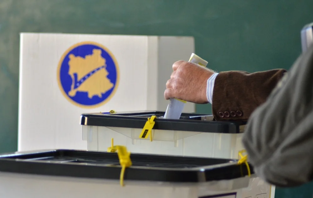 Ligji i ri: Qytetarët mund të votojnë 10 kandidatë për deputet, s’ka heshtje zgjedhore 48 orëshe