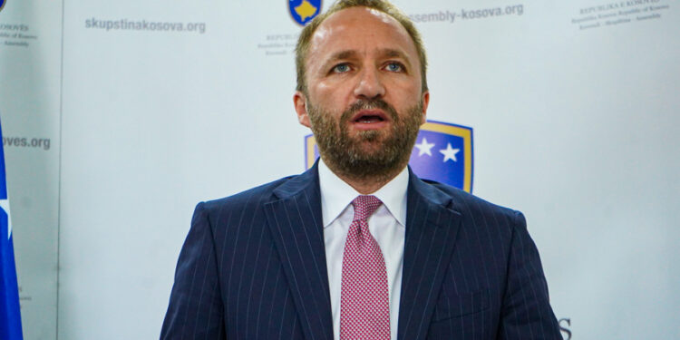 Tahiri: Ne si PDK angazhohemi të mos thellohen sanksionet ndaj Kosovës