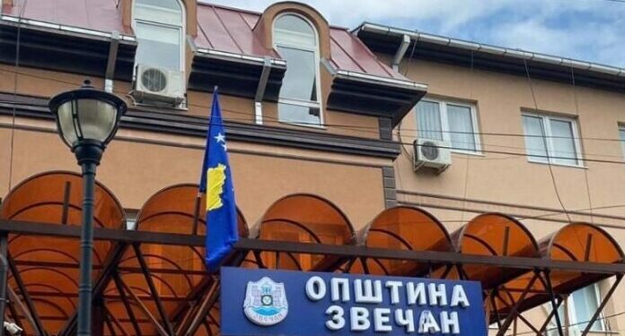 I lan mbishkrime në veturë, kërcënohet zyrtari komunal në Zveçan