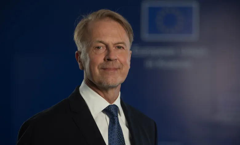 Dita e parë e punës në Kosovë, shefi i ri i Zyrës së BE-së tregon çfarë synon të bëjë