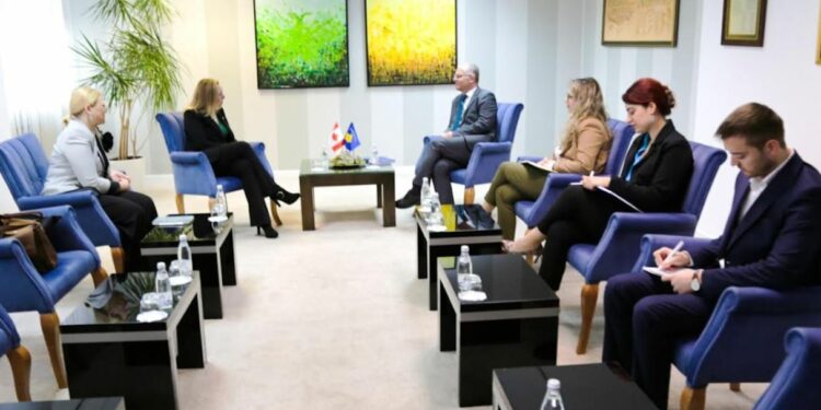 Bislimi flet për dialogun me ambasadoren jorezidente të Kanadasë