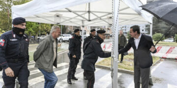 Zëdhënësi i KFOR: Vendimi për hapjen e mundshme të urës përmes dialogut dhe koordinimit, ndërkohë ne mbajmë prani fikse aty