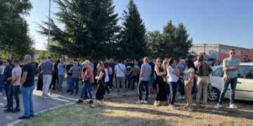 Protestat e serbëve në veri përfundojnë të qeta, policia del me njoftim
