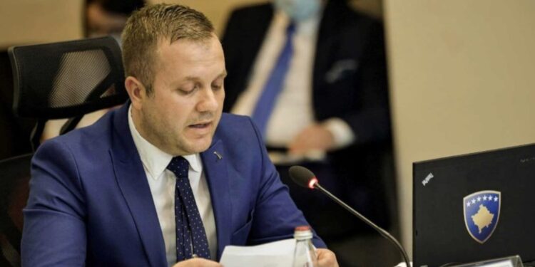 Vaji në tepsi, korrupsioni, arratisjet: Tri deklaratat qesharake të Blerim Sallahut ndër vite
