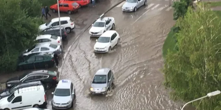 Paralajmërimet për vërshime: Ekipet emergjente në Prishtinë në gjendje gatishmërie