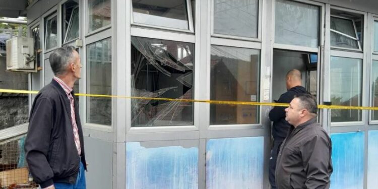 Ilir Peci del në vendngjarje ku ndodhi shpërthimi mbrëmë në Zveçan