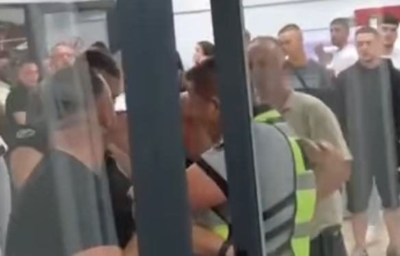 Policia flet për rastin e të riut që shkroi Duda Balje: I pari e sulmoi rojen e sigurimit, e ai iu kundërpërgjigj