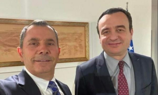 Tomë Gashi kritikoi Kurtin që i dha tokë shoqatës së Halil Kastratit, deputeti i VV-së e godet: Populli e di kush kujt i ka shërbyer
