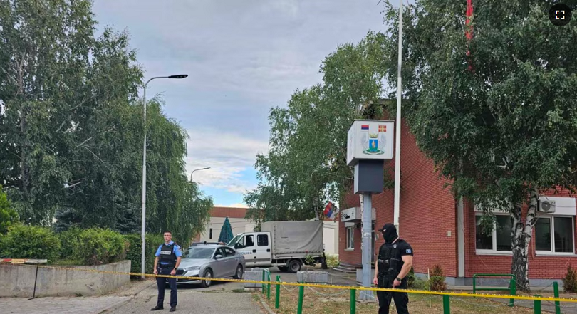 Dy ish-nënkryetarët e komunave paralele serbe intervistohen sot në stacionin policor në veri