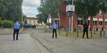 Mbyllja e institucioneve paralele në Veri, Policia i fton pesë përfaqësues serbë për t’i intervistuar