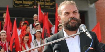 LAJMI I FUNDIT: Djali i Adem Jasharit shtrohet në Klinikën e Kardiologjisë!