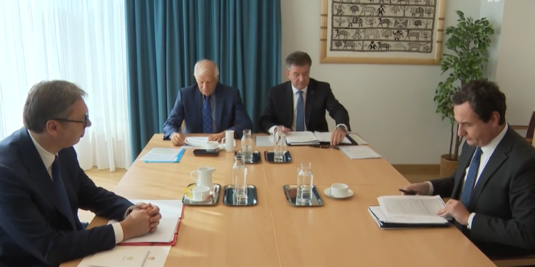 Një vit pa biseduar: A do të ketë rezultat përpjekja e Lajçakut për rundin e ri të dialogut