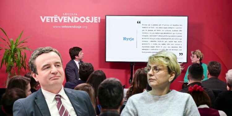 Zyrtari i PDK-së: Duart e Dejona Mihalit në tenderët milionësh janë duart e Albin Kurtit