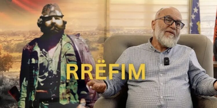 Takimi i fundit me Adem Jasharin, hoxha Ekrem Avdiu tregon çka i kishte thënë kur e kishte pyetur pse s’po i largoni gratë dhe fëmijët nga kulla (VIDEO)