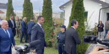 Kurti viziton familjen e Afrim Bunjakut