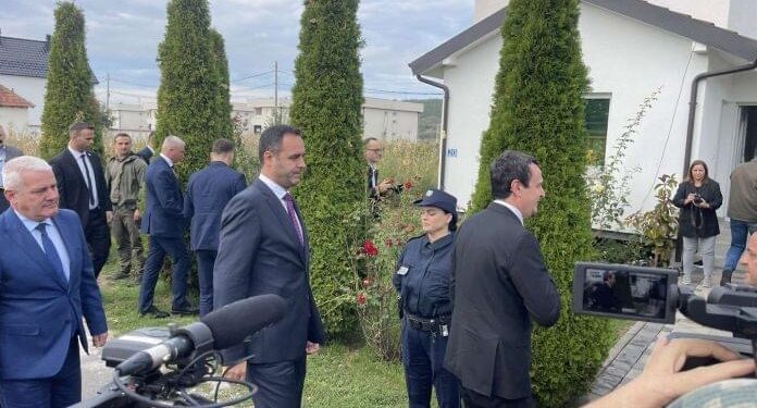 Kurti viziton familjen e Afrim Bunjakut