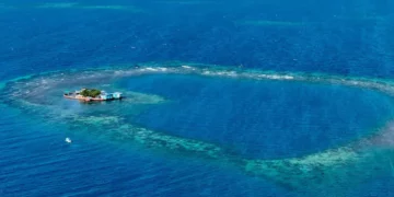 Pasaniku në Dubai blen ishullin privat që gruaja të dalë me bikini në plazh