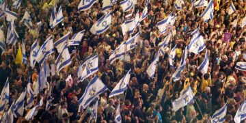 Kaos në Tel Aviv: Qindra mijëra izraelitë protestojnë për t’i dhënë fund luftës në Gaza