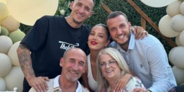 Lotina i shkon për vizitë familjes së Mozzikut, sebep ditëlindja e ‘vjehrrës’