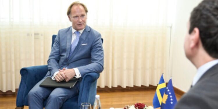 Ambasadori i Suedisë: Ura duhet të hapet, pyetja është kur dhe si – në këtë moment nuk ka kohë për diskutime