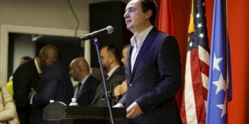 Kurti mërgimtarëve në SHBA: Nëse para tri dekadave ju kemi thënë sakrifikoni, tash ju themi investoni
