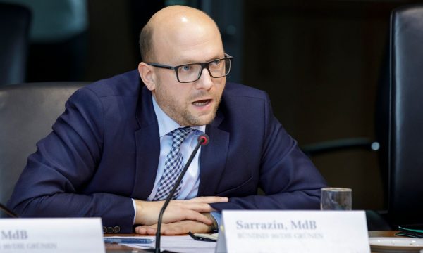 Sarrazin: Kosova rrezikon izolim më të thellë për shkak të ndalimit të importeve serbe