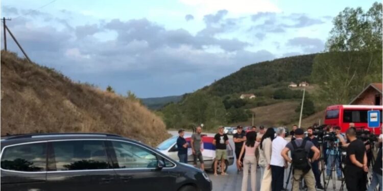 Vazhdojnë të jenë të mbyllura pikëkalimet në Merdar, Jarinje e Bërnjak