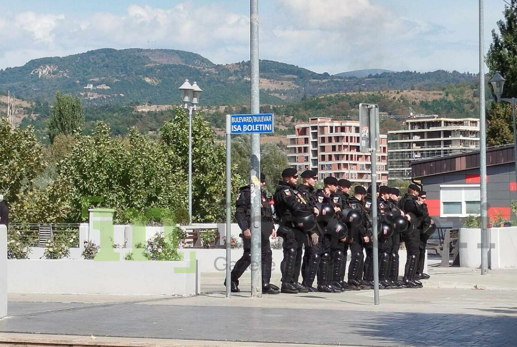 Situata në Urën e Ibrit: Karabinierët formojnë një kordon
