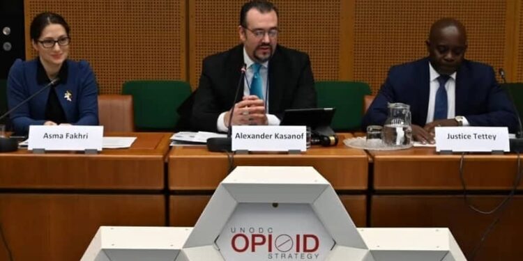 Kasanof: SHBA-ja dëshiron të shohë përparim në dialogun Kosovë-Serbi