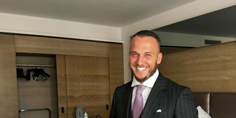 Një ditë pas ditëlindjes, Mozzik ka disa fjalë për fansat