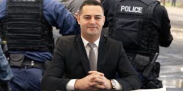 Ish drejtori i dy institucioneve financiare në Prishtinë arrestohet për kërcënimin e fqinjit 77-vjeçar