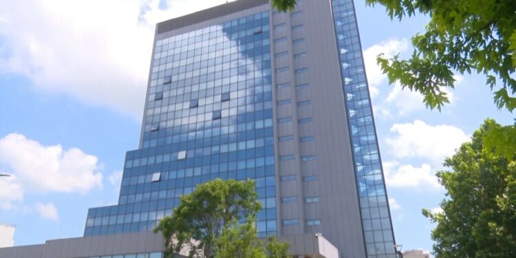 CorrWatch: Dhjetëra pozita nëpër ministri e agjenci mbahen jashtëligjshëm