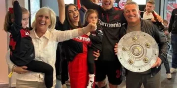 Xhaka merr urim për ditëlindje nga babai i tij: Ke bërë krenar të gjithë shqiptarët