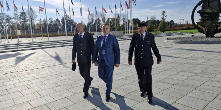 Ambasadori Zemaj dhe delegacioni i ministrisë së Mbrojtjes pjesë e konferencës së Drejtorëve të Armatimeve Kombëtare nën drejtimin e SHBA-ve