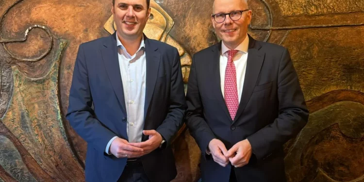 Abdixhiku takon deputetin gjerman: E njoftova me vizioni tim për një Kosovë më të fortë ekonomikisht