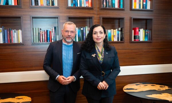 Osmani e takon deputetin gjerman, Roth: Ndër zërat më të fuqishëm e konsistent në përkrahje të Kosovës